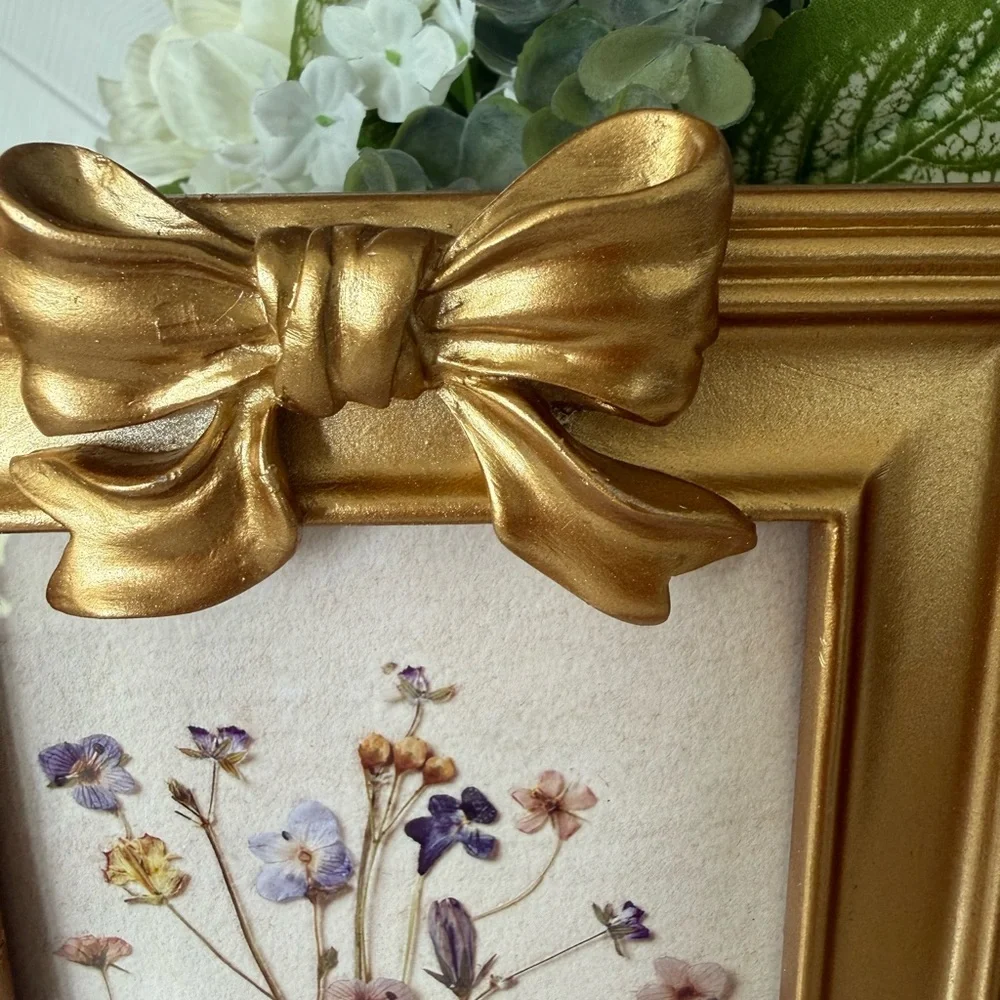 Shabby Chic 4x6 gold Victorian French Picture frame with bow